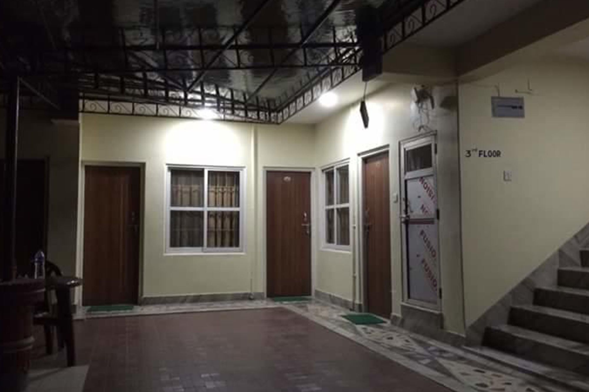Hotel Bhadrakali Pokhara Inn Dış mekan fotoğraf